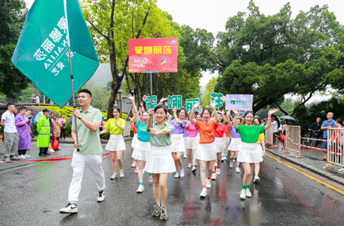 刚刚，蒙娜丽莎多巴胺方阵亮相西樵大仙诞